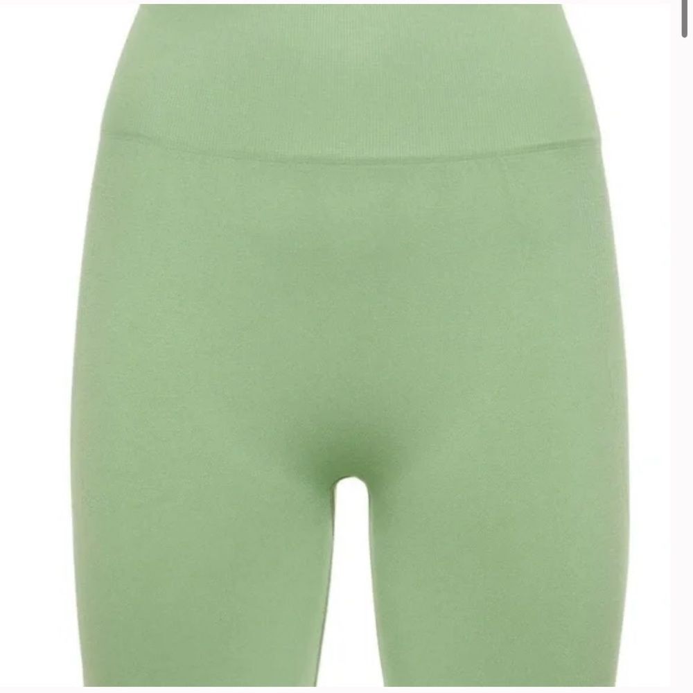 NWT WeWoreWhat Seamless Biker Shorts in Solid Fair Green Size Small - Picture 11 of 14